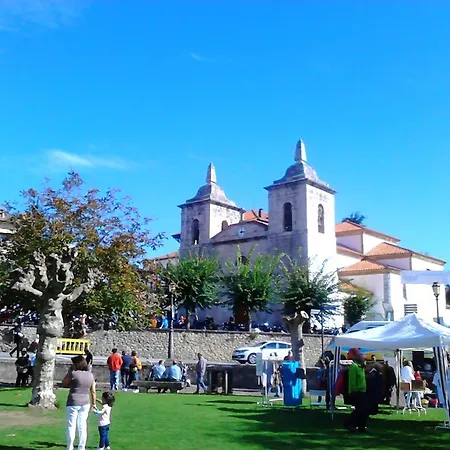 At Manola Коломбрес