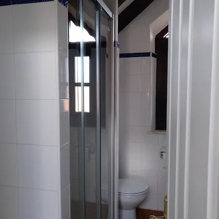 Апартаменты At Manola