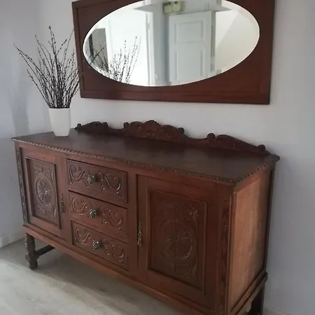 At Manola Коломбрес